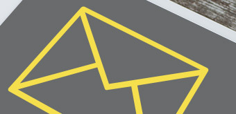 Tablet mit Briefumschlag-Icon